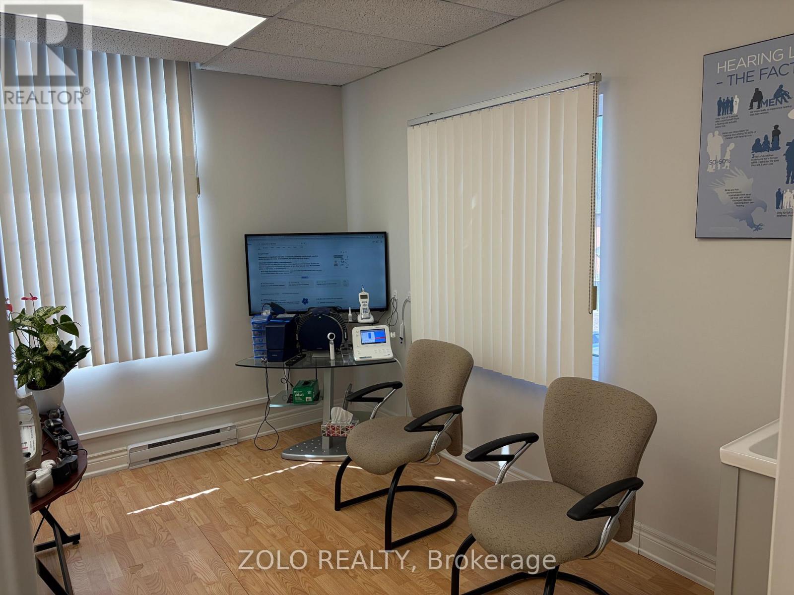 210 - 4600 Highway 7 W, Vaughan, Ontario  L4L 4Y7 - Photo 12 - N12956886