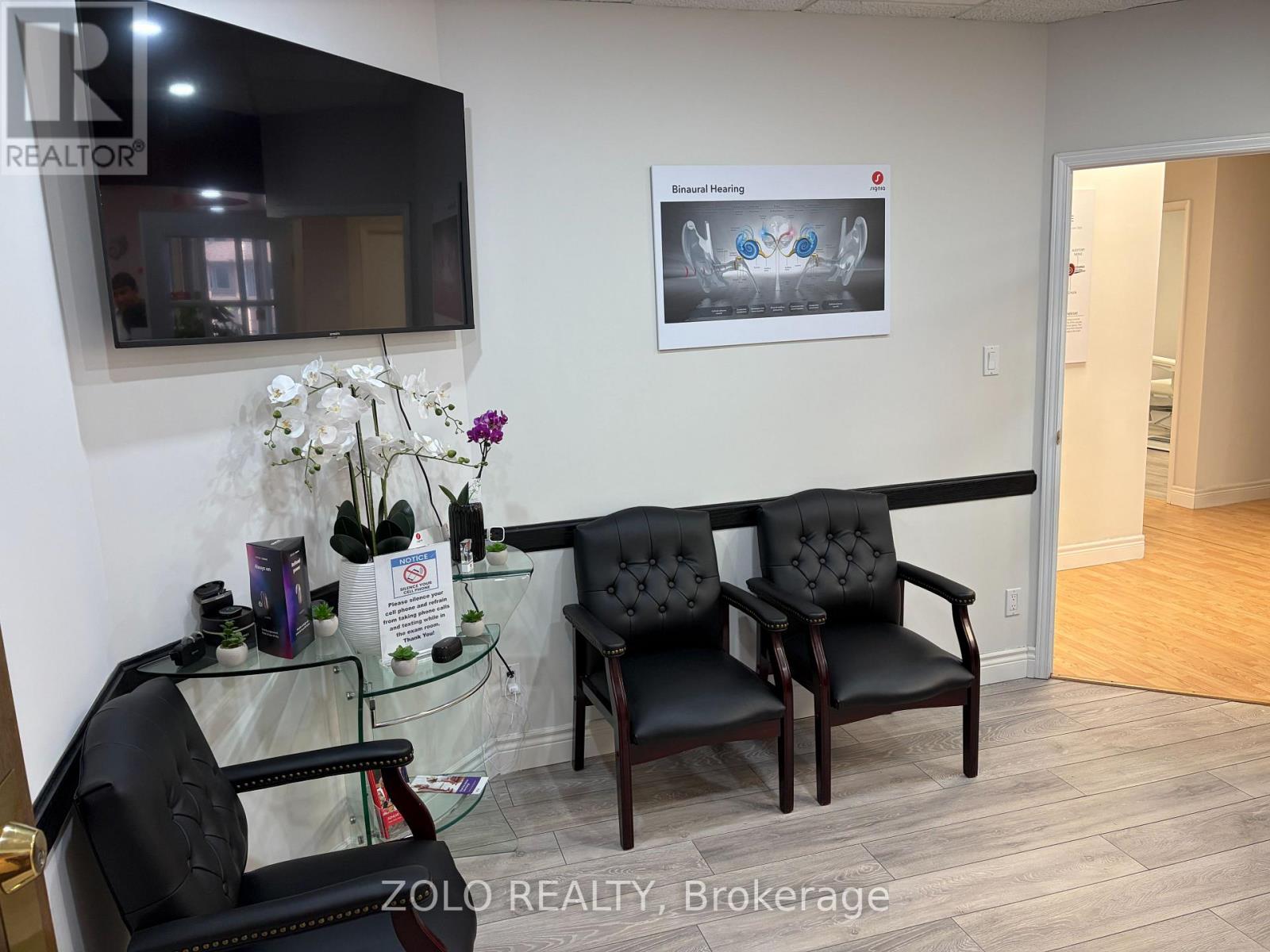 210 - 4600 Highway 7 W, Vaughan, Ontario  L4L 4Y7 - Photo 4 - N12956886