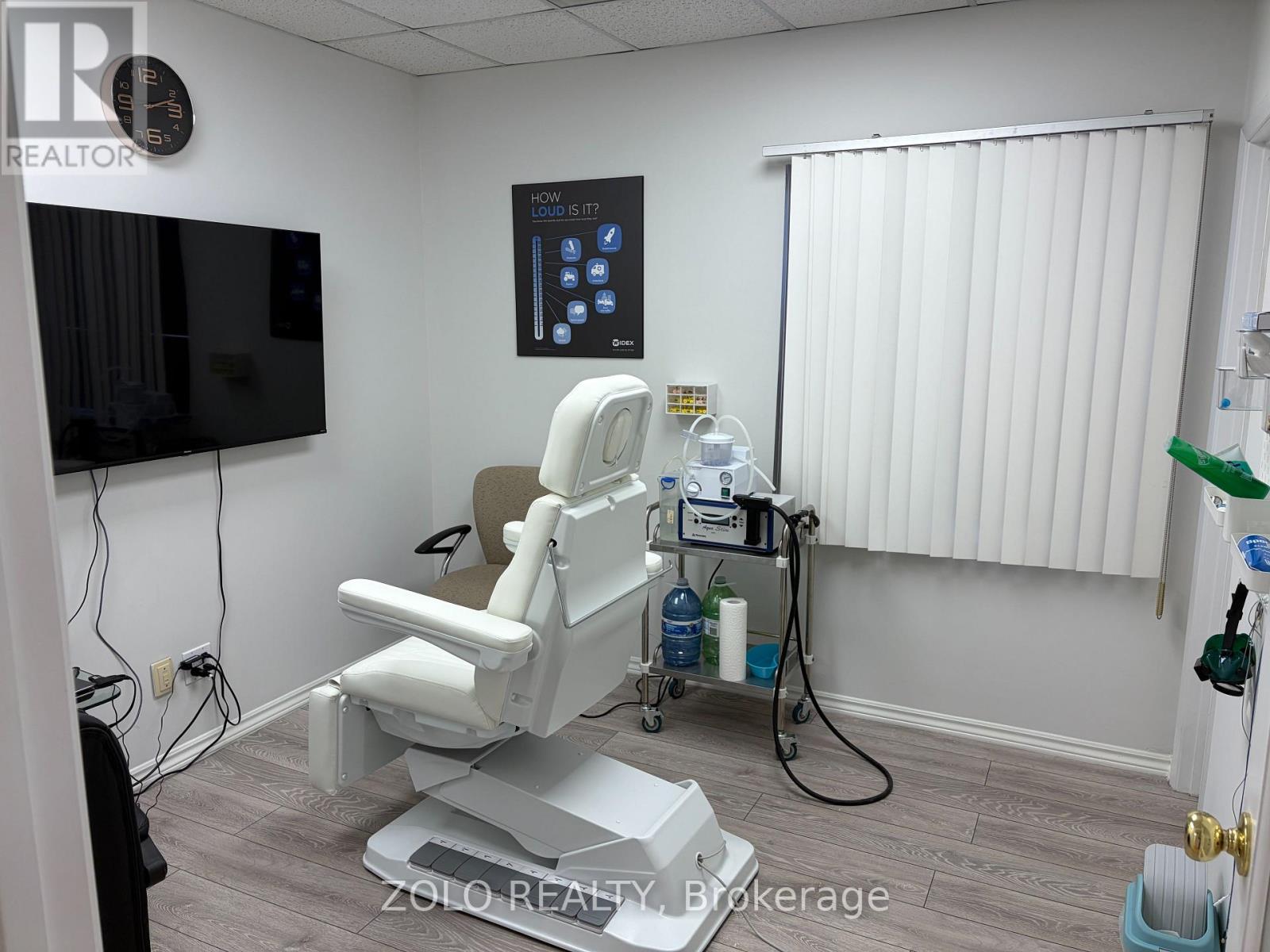 210 - 4600 Highway 7 W, Vaughan, Ontario  L4L 4Y7 - Photo 9 - N12956886