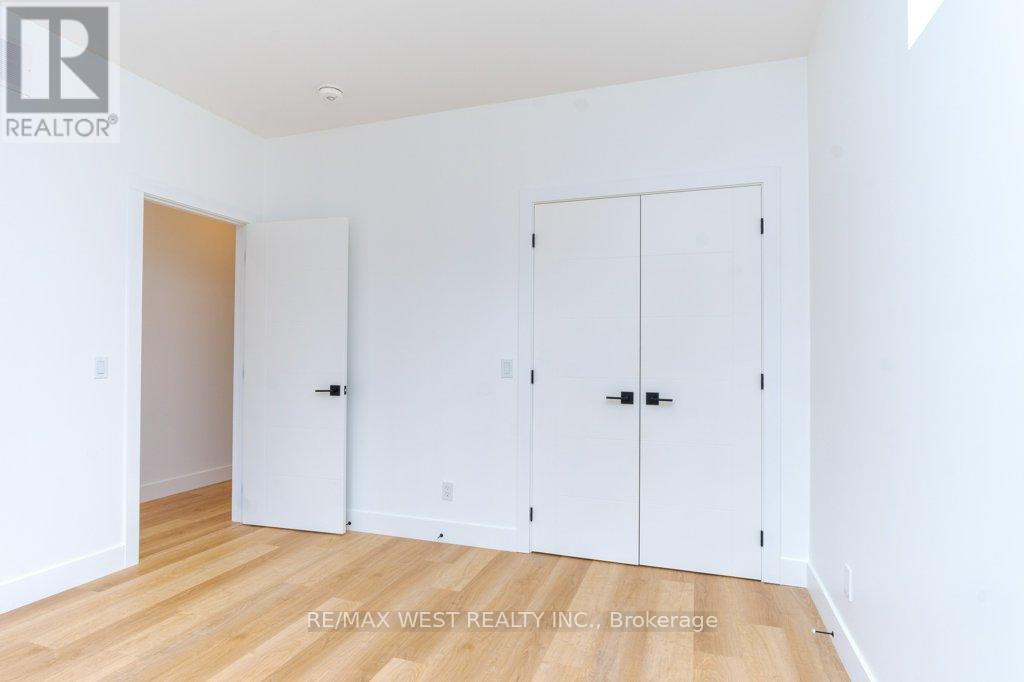 63 Lonborough Avenue, Toronto, Ontario  M6M 1X2 - Photo 17 - W12953792