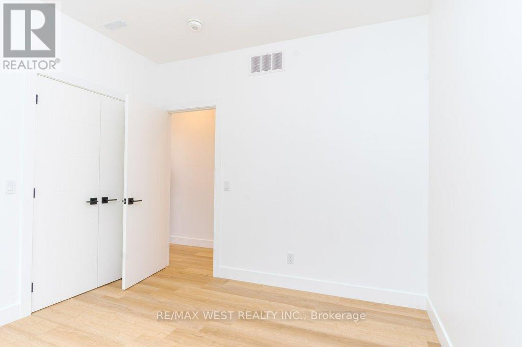 63 Lonborough Avenue, Toronto, Ontario  M6M 1X2 - Photo 20 - W12953792