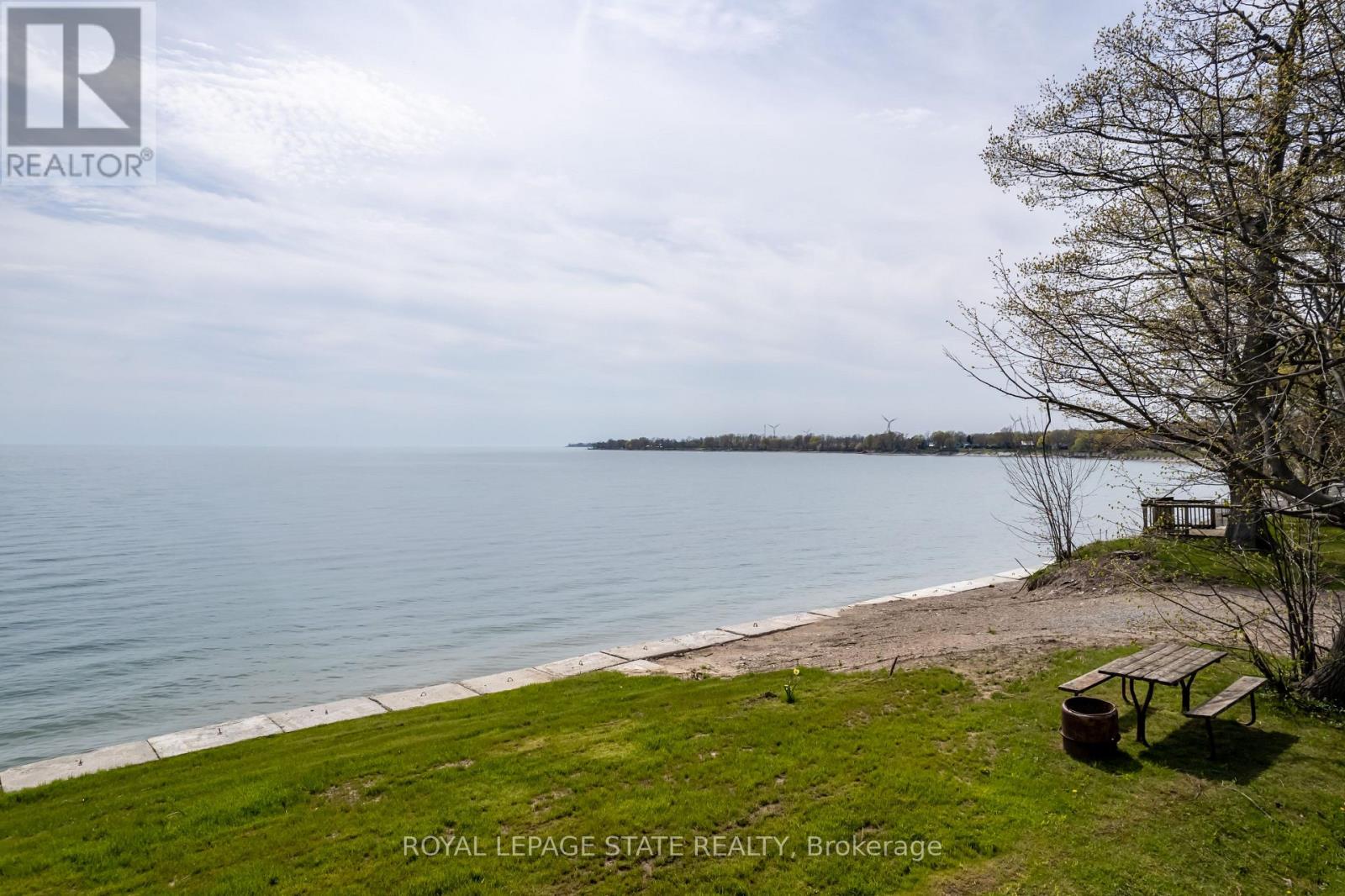 557 Edgewater Place, Haldimand, Ontario  N1A 2W8 - Photo 4 - X12941476