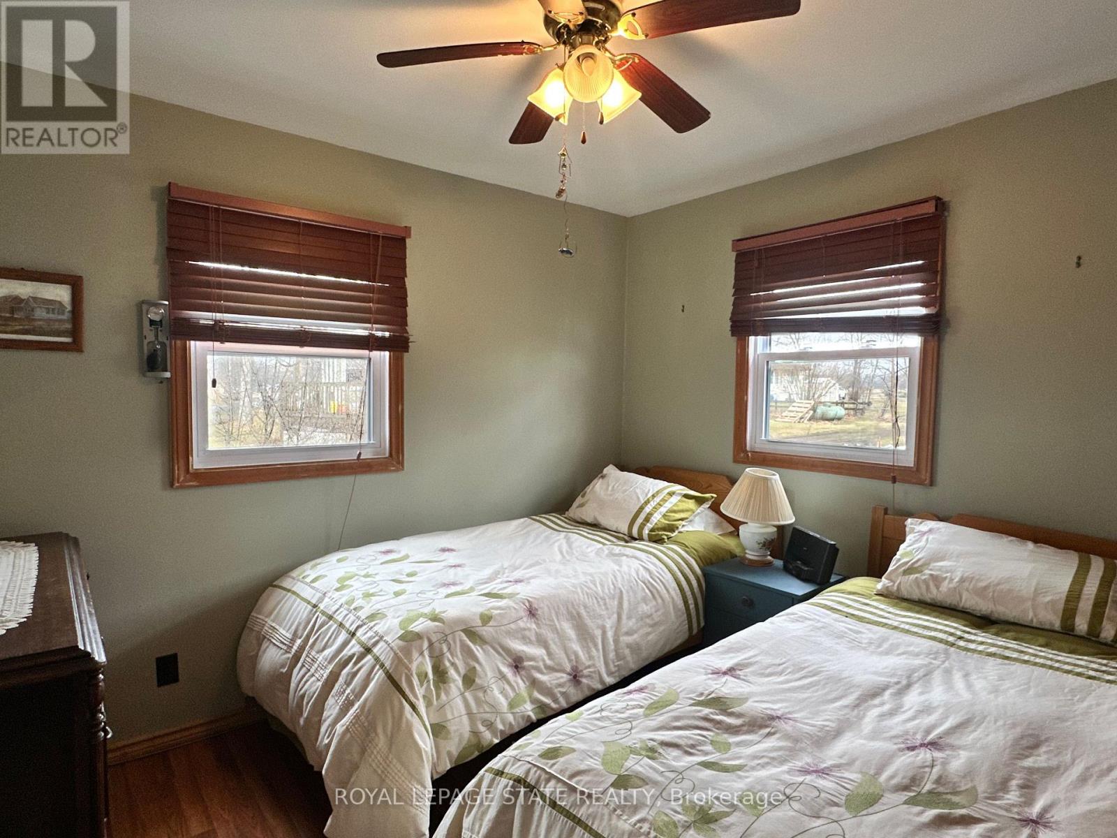 557 Edgewater Place, Haldimand, Ontario  N1A 2W8 - Photo 33 - X12941476