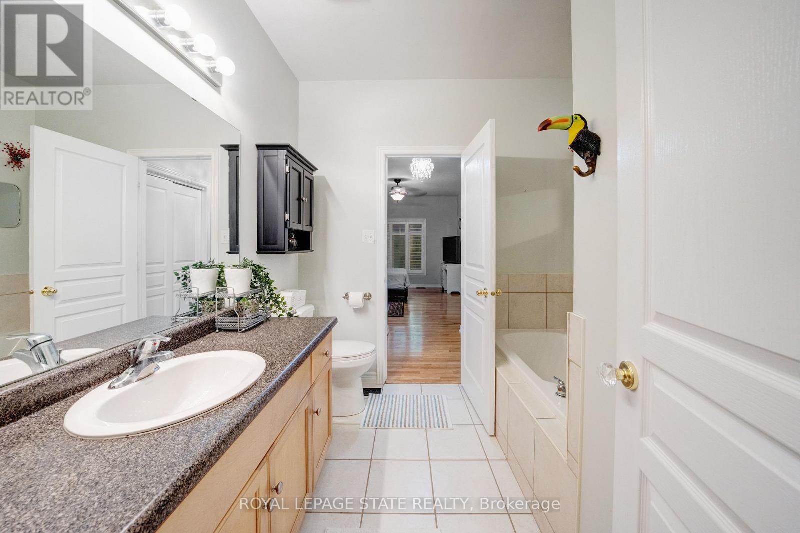 30 Conrad Place, Grimsby, Ontario  L3M 5S5 - Photo 21 - X12953416