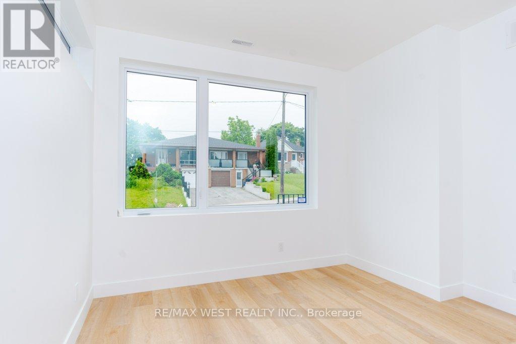 63 Lonborough Avenue, Toronto, Ontario  M6M 1X2 - Photo 16 - W12953792