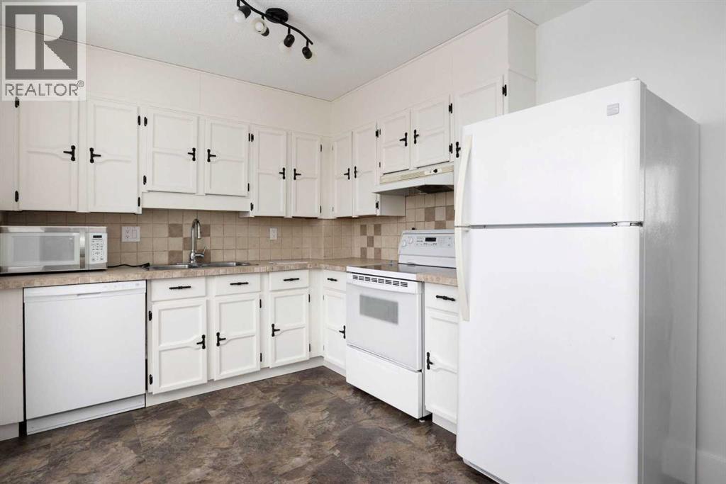 218 Maclaren Crescent, Fort Mcmurray, Alberta  T9K 1J8 - Photo 9 - A2292549