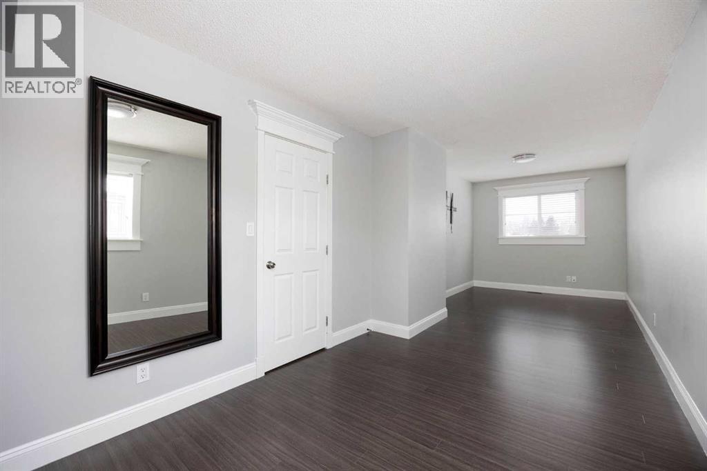 218 Maclaren Crescent, Fort Mcmurray, Alberta  T9K 1J8 - Photo 11 - A2292549