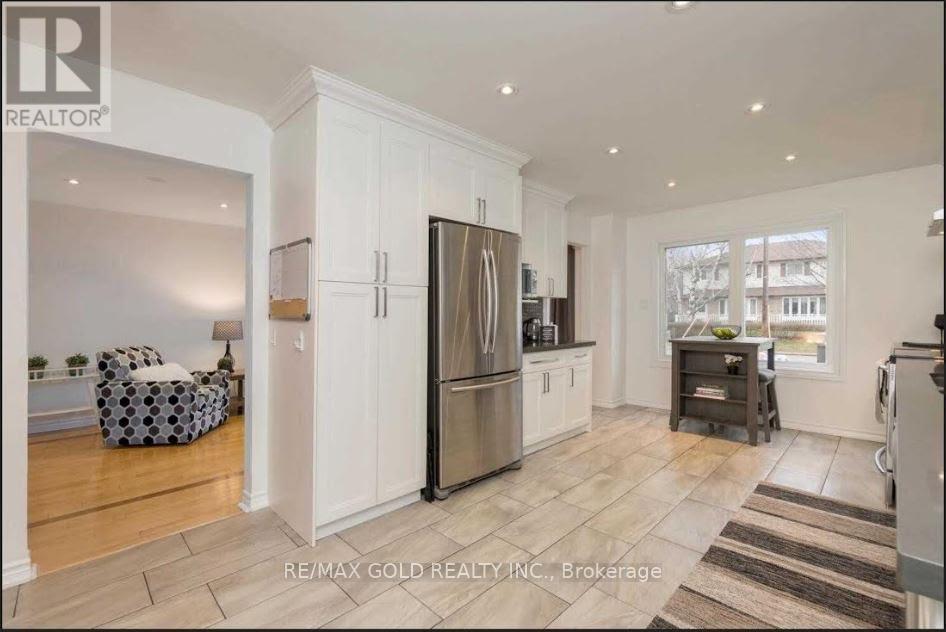 59 Royce Avenue, Brampton, Ontario  L6Y 1J8 - Photo 4 - W12956838