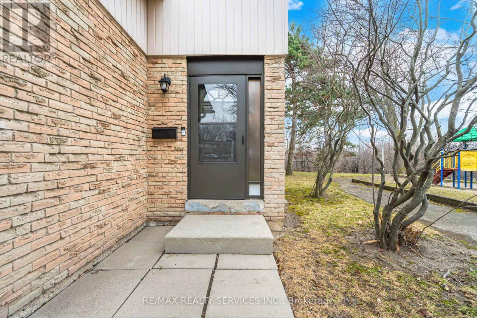 27 - 27 Dawson Crescent, Brampton, Ontario  L6V 3M5 - Photo 12 - W12956846