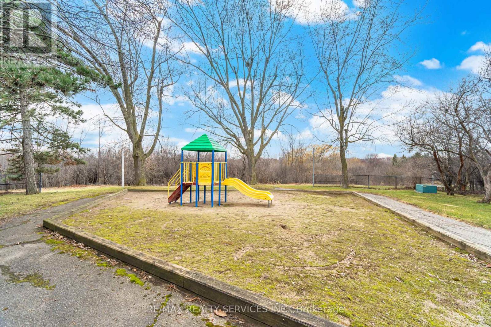 27 - 27 Dawson Crescent, Brampton, Ontario  L6V 3M5 - Photo 37 - W12956846