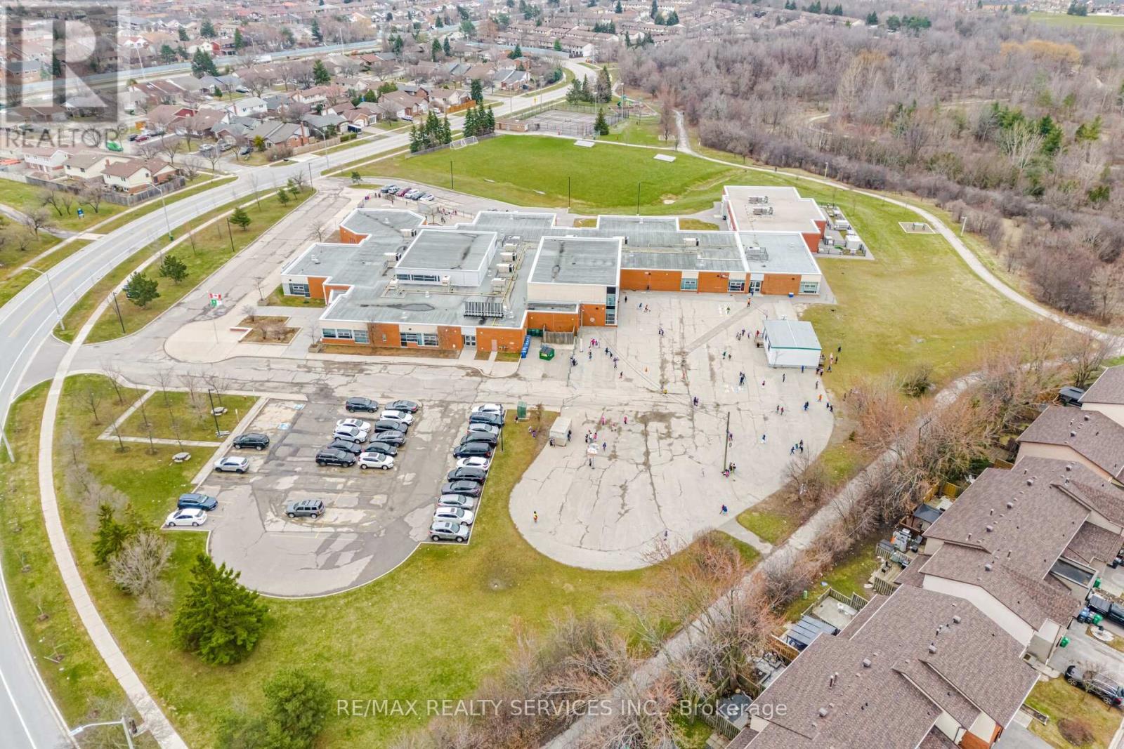 27 - 27 Dawson Crescent, Brampton, Ontario  L6V 3M5 - Photo 48 - W12956846