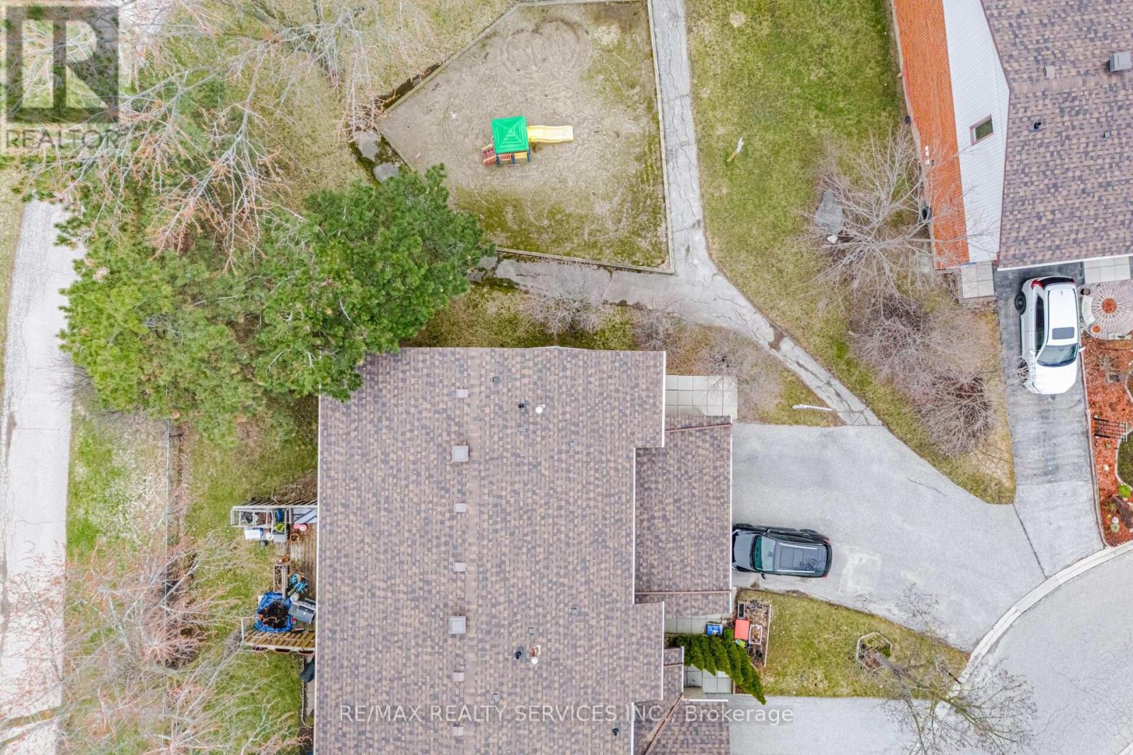 27 - 27 Dawson Crescent, Brampton, Ontario  L6V 3M5 - Photo 6 - W12956846