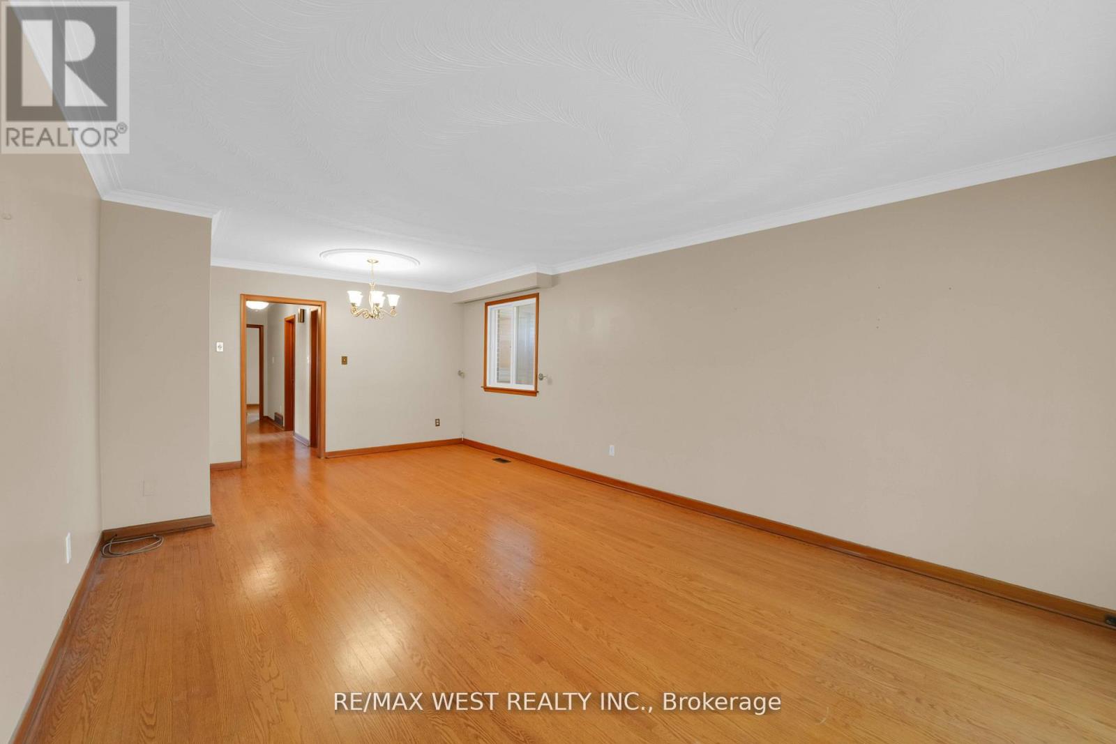 304 La Rose Avenue, Toronto, Ontario  M9P 1B9 - Photo 24 - W12956882