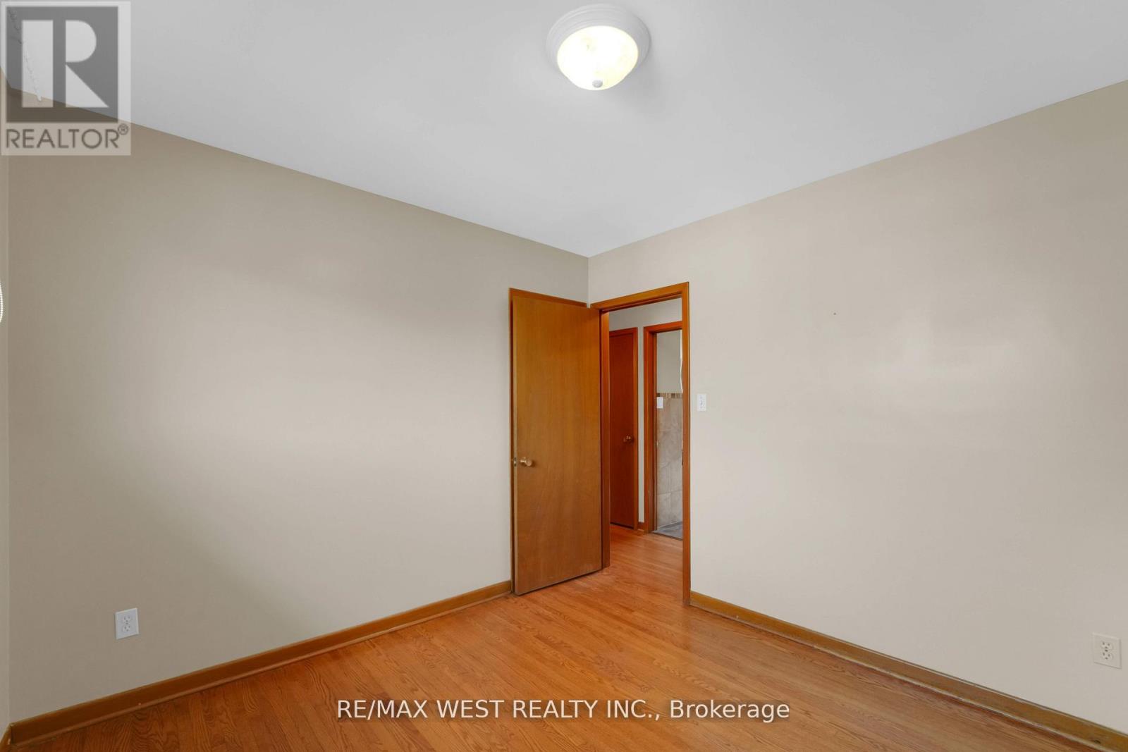 304 La Rose Avenue, Toronto, Ontario  M9P 1B9 - Photo 25 - W12956882