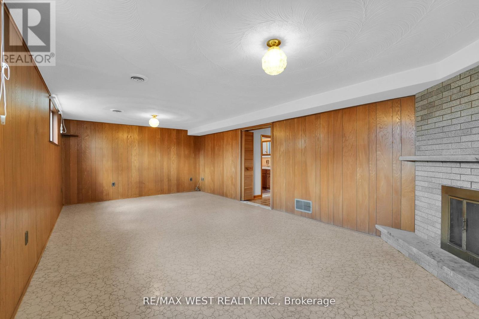 304 La Rose Avenue, Toronto, Ontario  M9P 1B9 - Photo 26 - W12956882