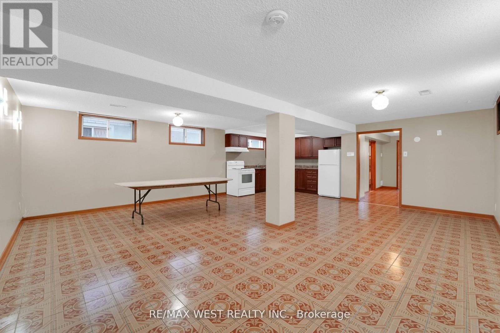 304 La Rose Avenue, Toronto, Ontario  M9P 1B9 - Photo 29 - W12956882