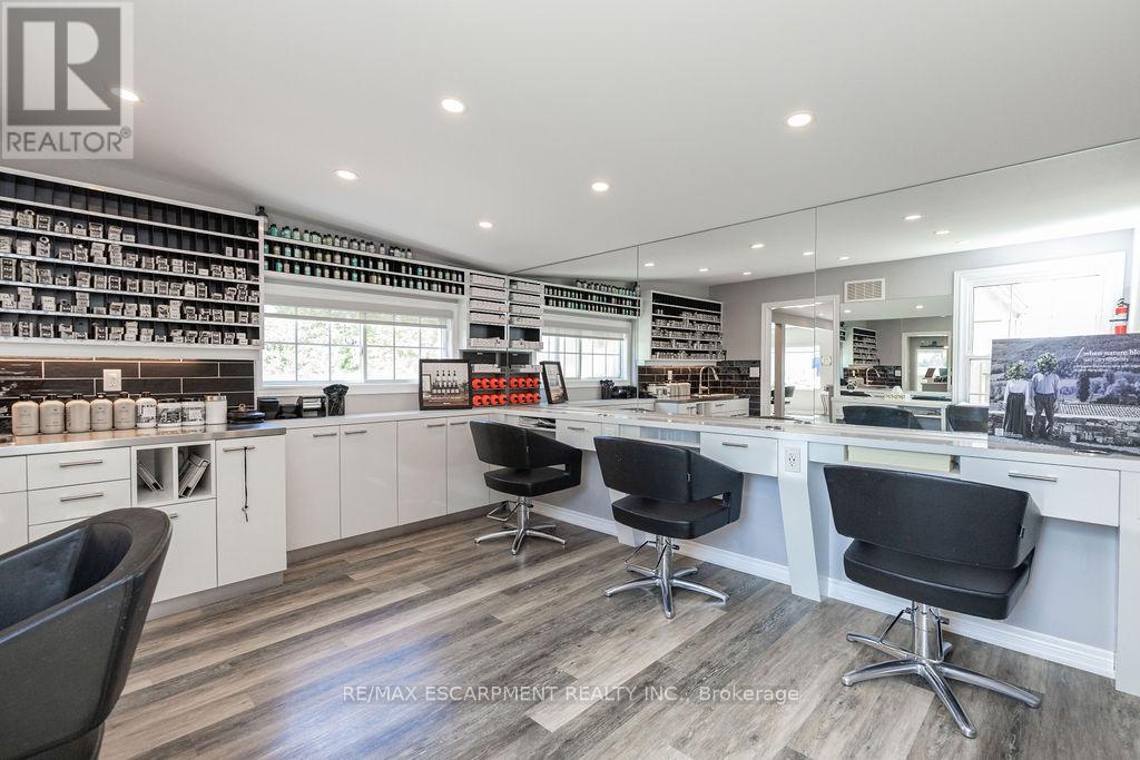 664 Upper James Street, Hamilton, Ontario  L9C 2Z3 - Photo 10 - X12956824