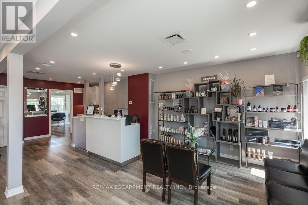 664 Upper James Street, Hamilton, Ontario  L9C 2Z3 - Photo 6 - X12956824