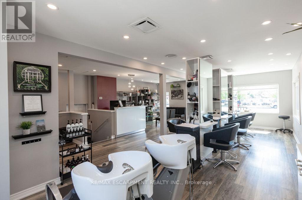 664 Upper James Street, Hamilton, Ontario  L9C 2Z3 - Photo 7 - X12956824