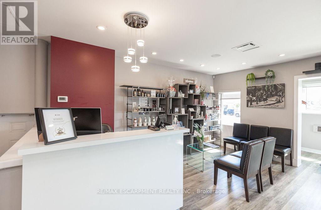 664 Upper James Street, Hamilton, Ontario  L9C 2Z3 - Photo 9 - X12956824