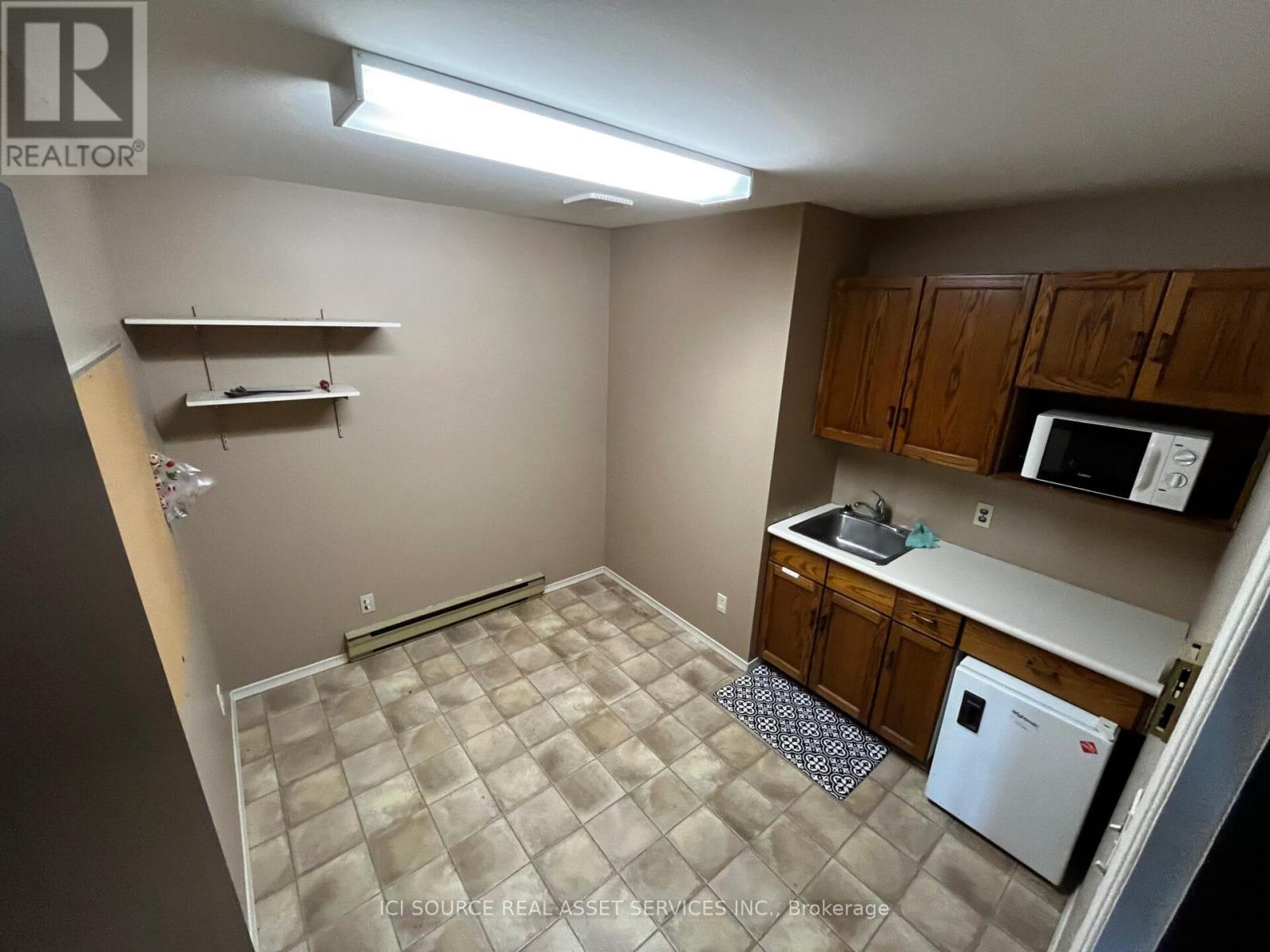 195 Wallace Avenue N, North Perth, Ontario  N4W 1K8 - Photo 9 - X12956856