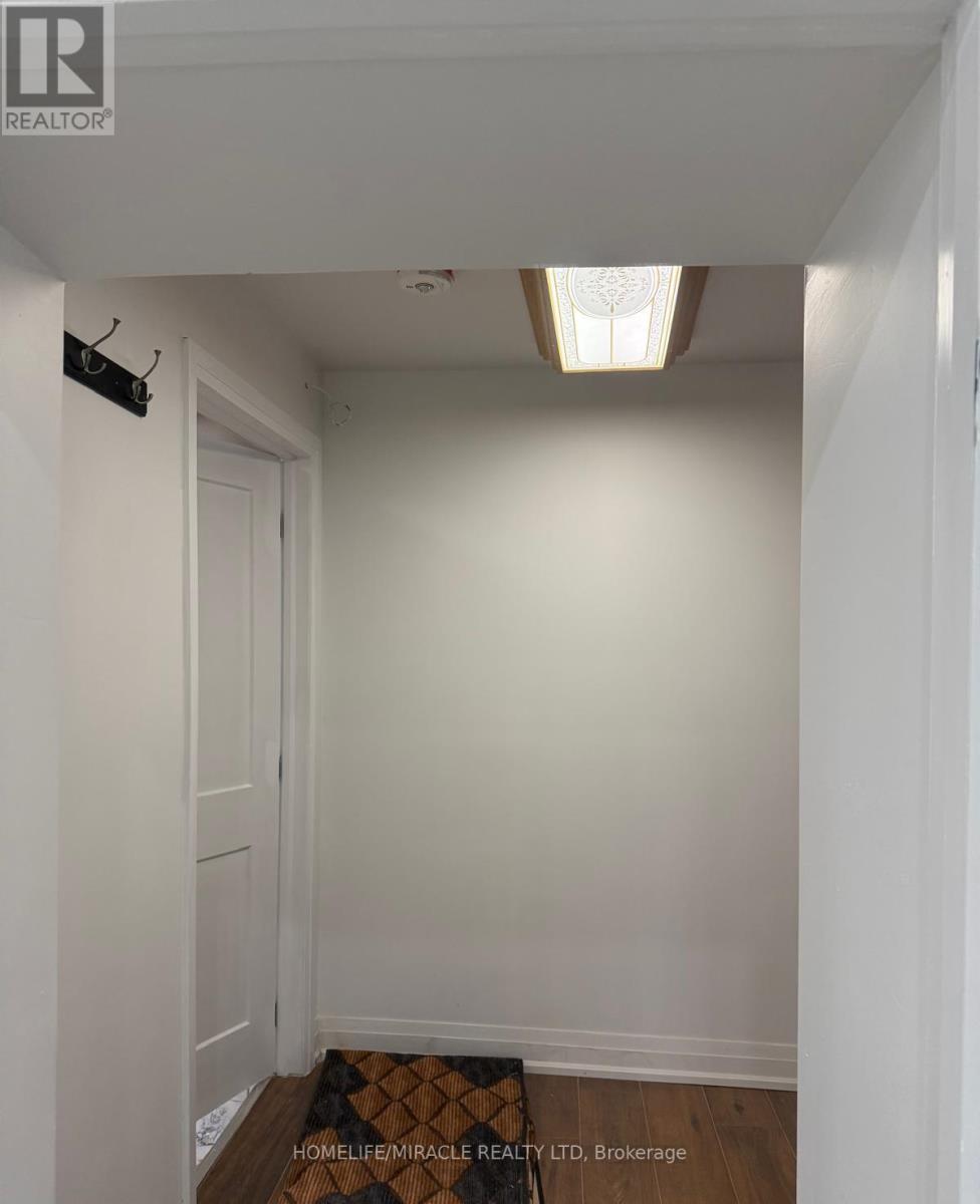 69 Southworth Street N, Welland, Ontario  L3B 1Y3 - Photo 3 - X12956860