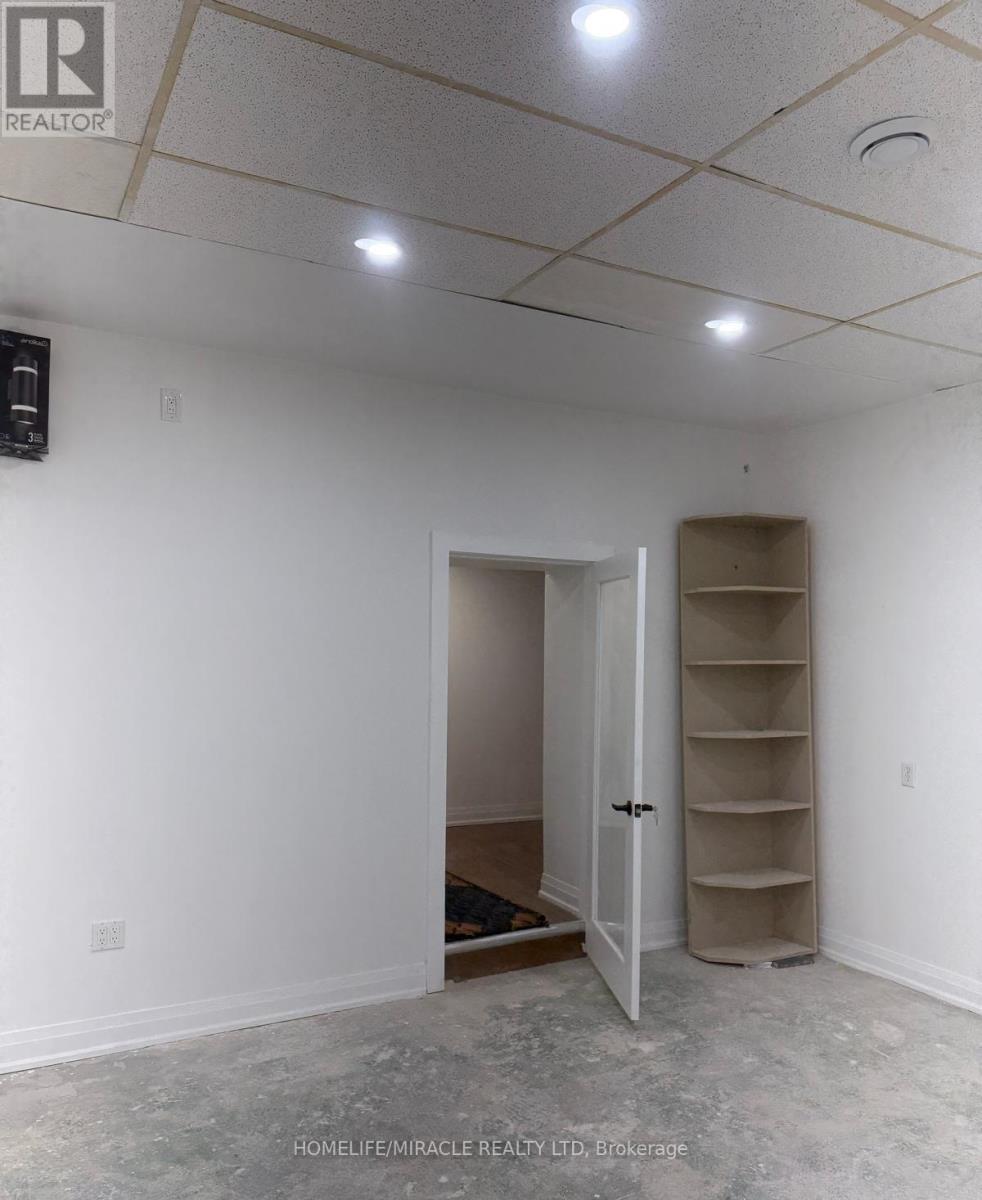 69 Southworth Street N, Welland, Ontario  L3B 1Y3 - Photo 44 - X12956860