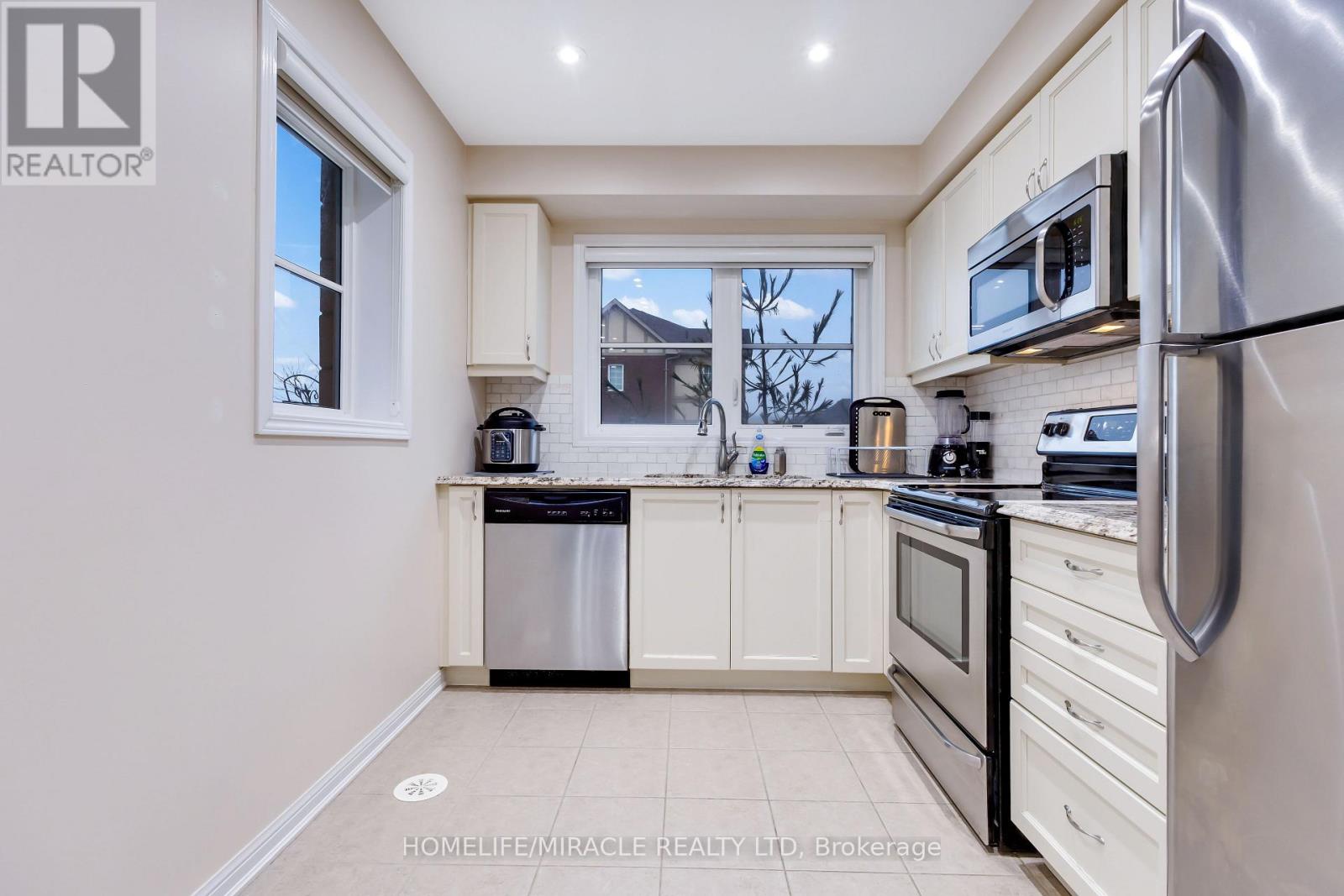 160 Baycliffe Crescent, Brampton, Ontario  L7A 3Z3 - Photo 19 - W12952958