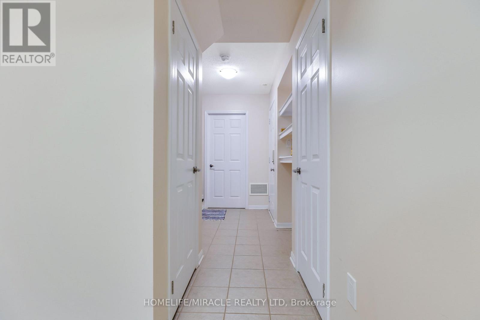 160 Baycliffe Crescent, Brampton, Ontario  L7A 3Z3 - Photo 8 - W12952958