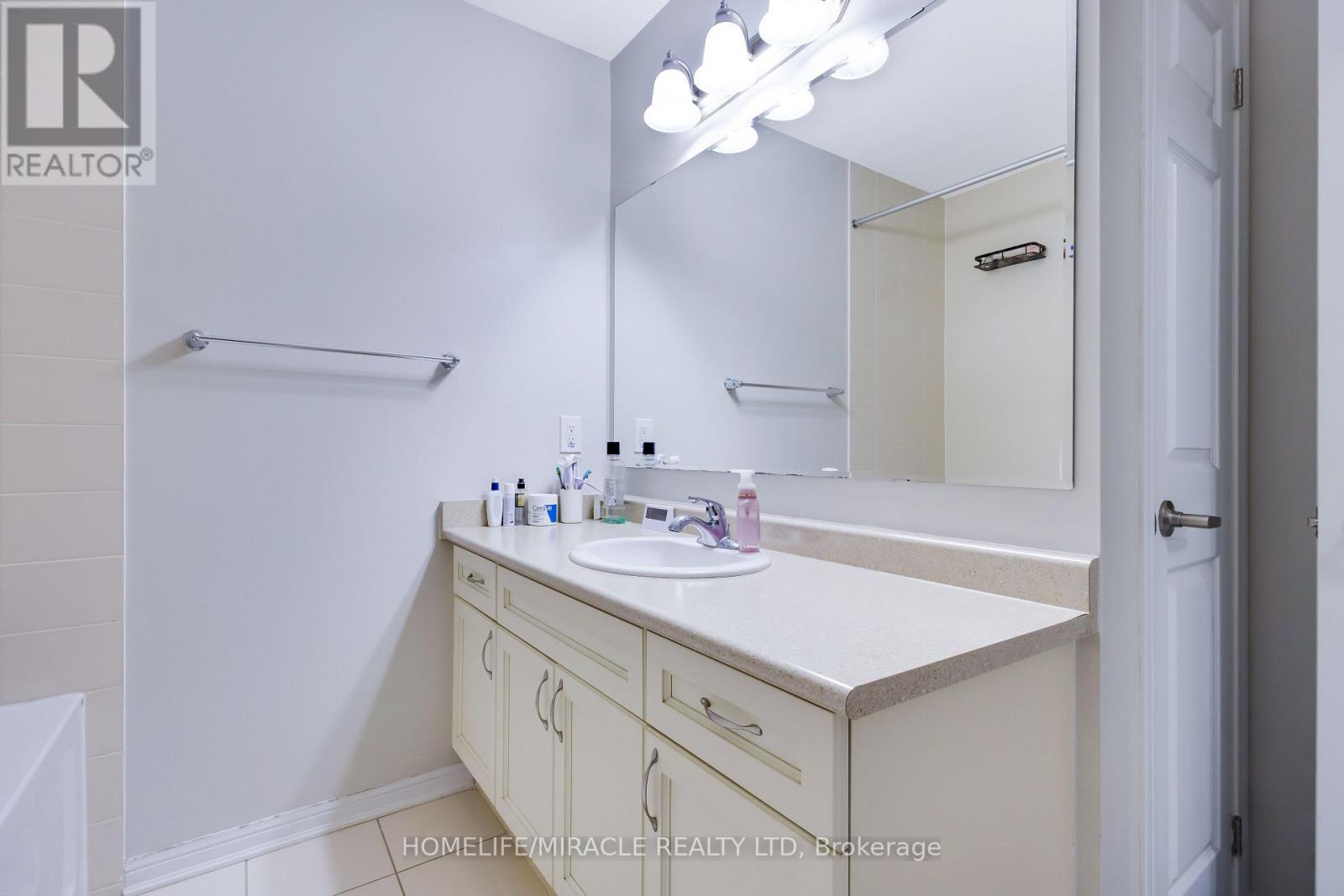 160 Baycliffe Crescent, Brampton, Ontario  L7A 3Z3 - Photo 35 - W12952958