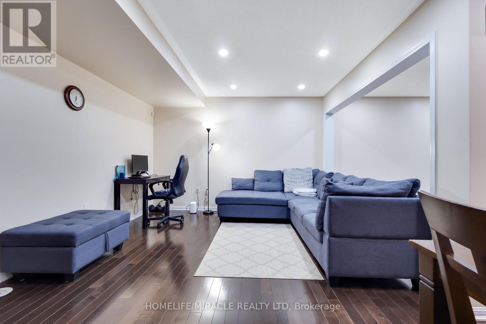 160 Baycliffe Crescent, Brampton, Ontario  L7A 3Z3 - Photo 9 - W12952958