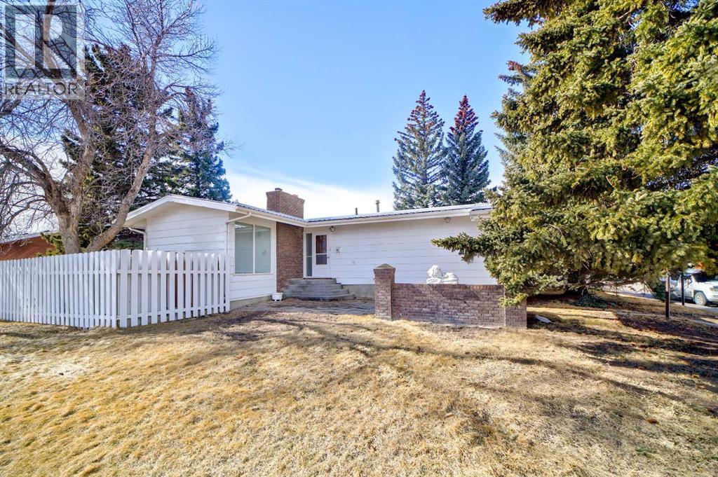 948 Main Street, Pincher Creek, Alberta T0K 1W0 - Photo 3 - A2293801