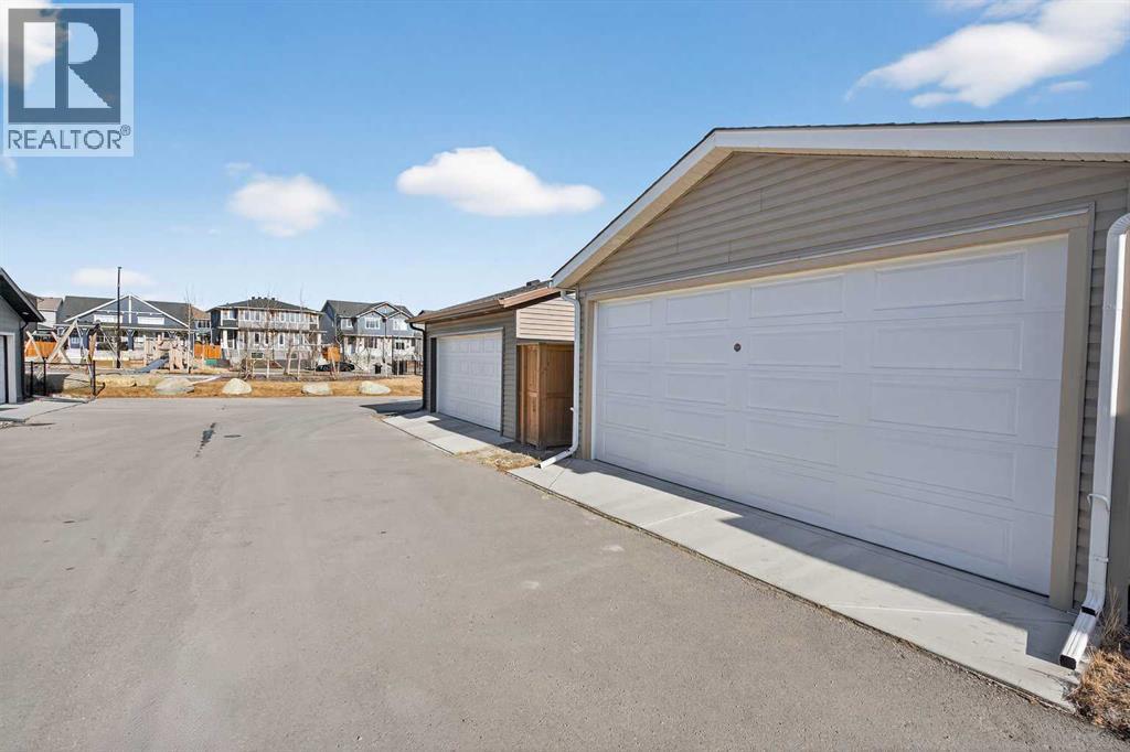 825 Reynolds Manor SW, Airdrie, Alberta  T4B 5G2 - Photo 38 - A2288924