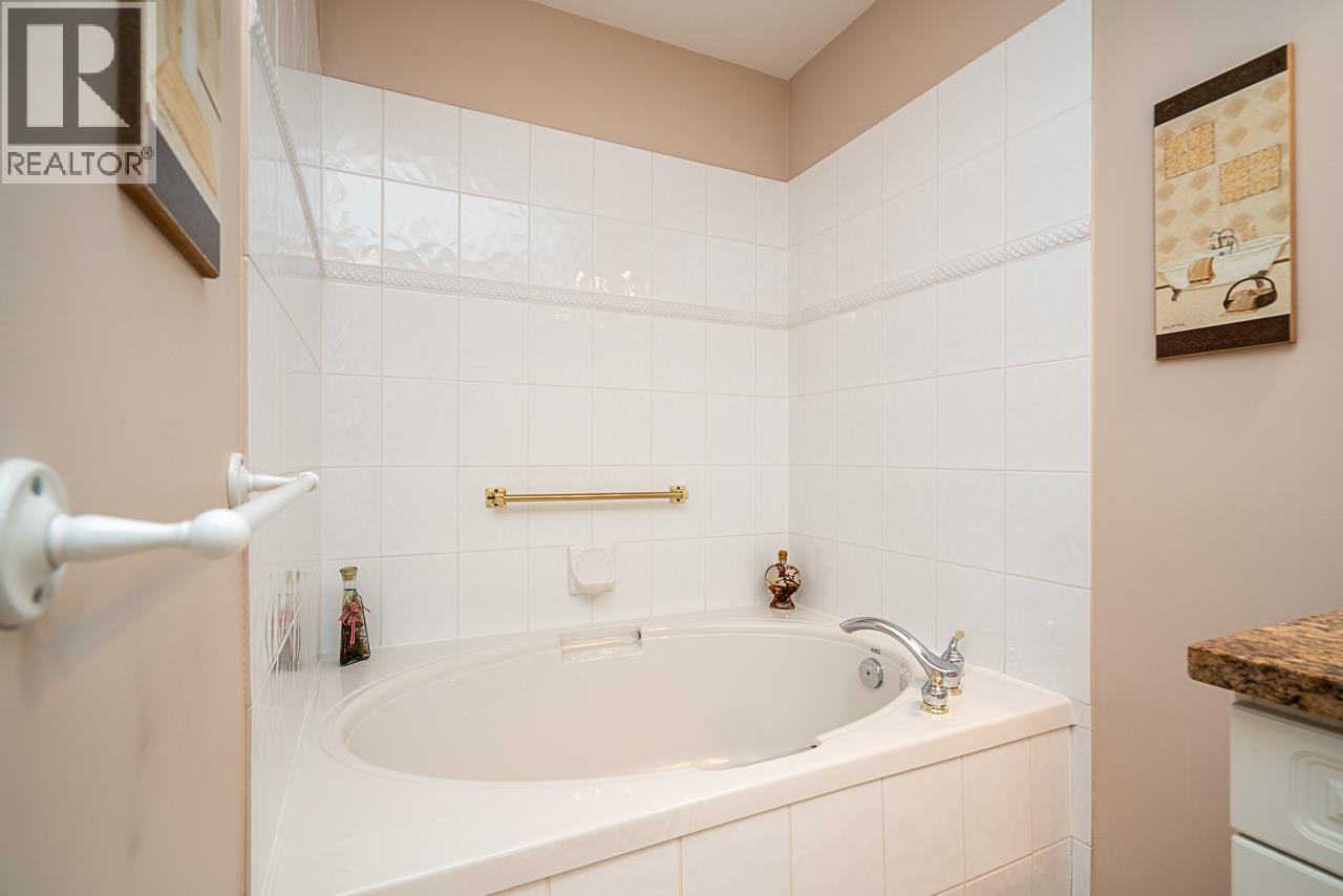 313 3098 Guildford Way, Coquitlam, British Columbia  V3B 7W8 - Photo 17 - R3106680