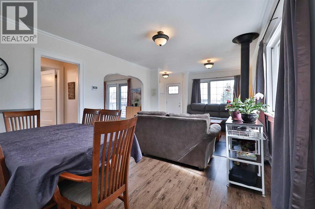 54 S 200 W, Raymond, Alberta  T0K 2S0 - Photo 7 - A2296321