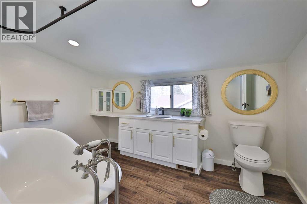 54 S 200 W, Raymond, Alberta  T0K 2S0 - Photo 37 - A2296321