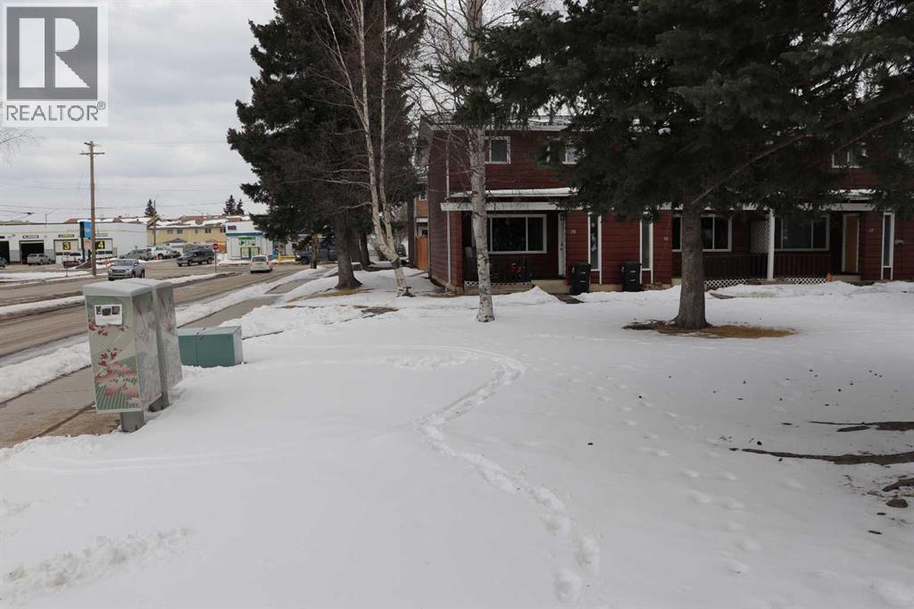 7, 113 Hardisty Avenue, Hinton, Alberta  T7V 1C4 - Photo 4 - A2298586