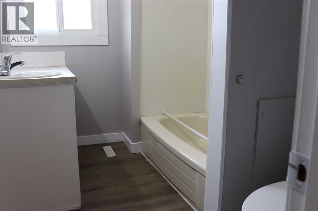 7, 113 Hardisty Avenue, Hinton, Alberta  T7V 1C4 - Photo 16 - A2298586