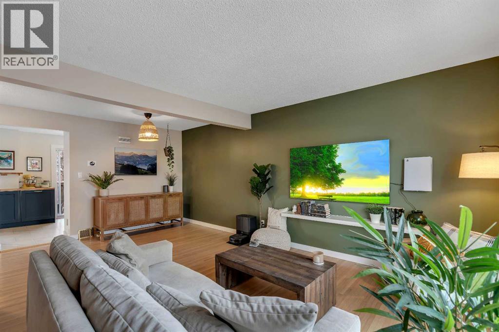 102, 9803 24 Street SW, Calgary, Alberta  T2V 1S5 - Photo 3 - A2298178