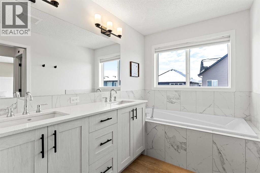 211 Mustang Street, Cochrane, Alberta  T4C 2P9 - Photo 26 - A2298368