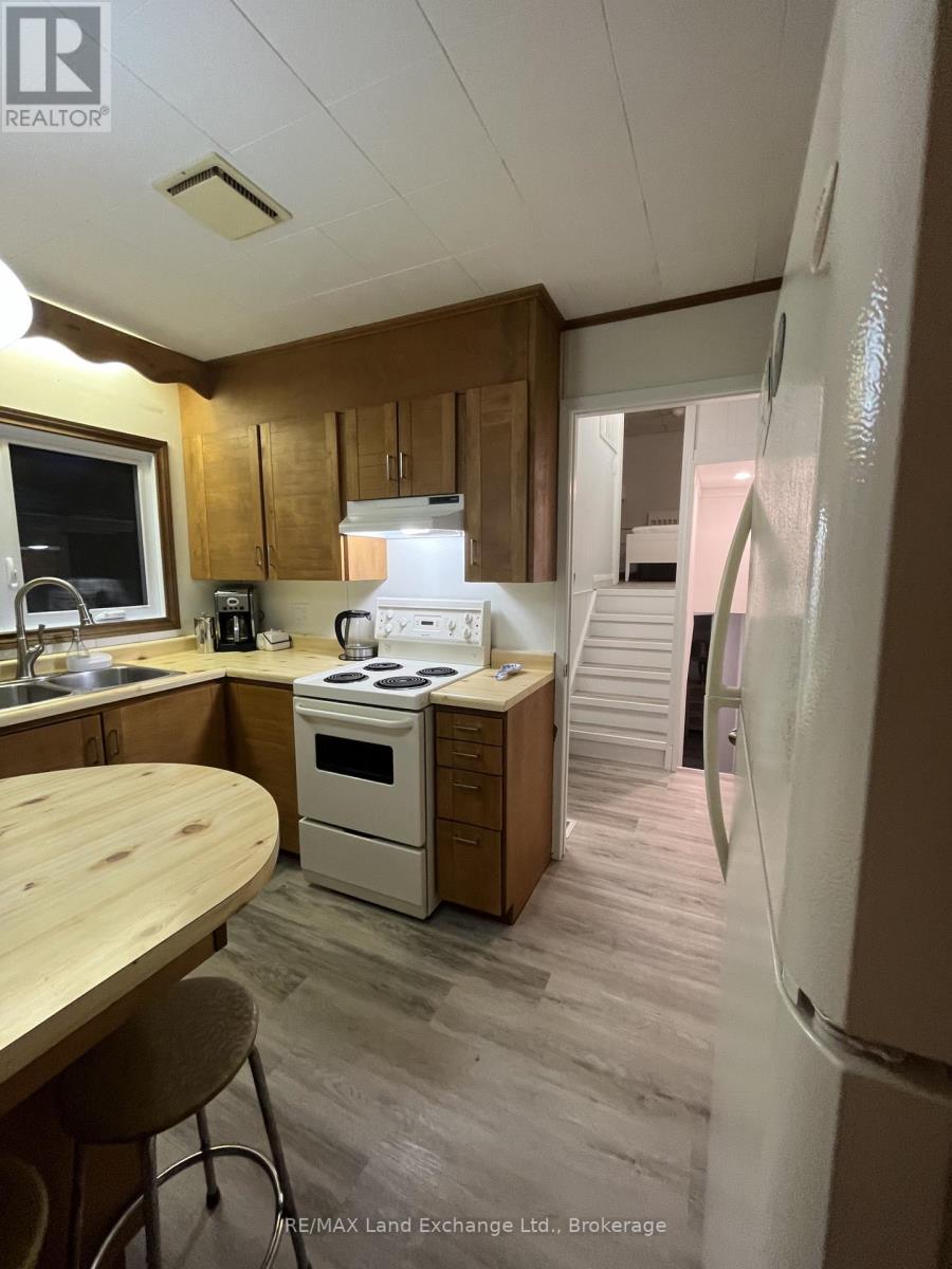 272 Huron Road, Huron-Kinloss, Ontario N0G 2R0 - Photo 6 - X12956892