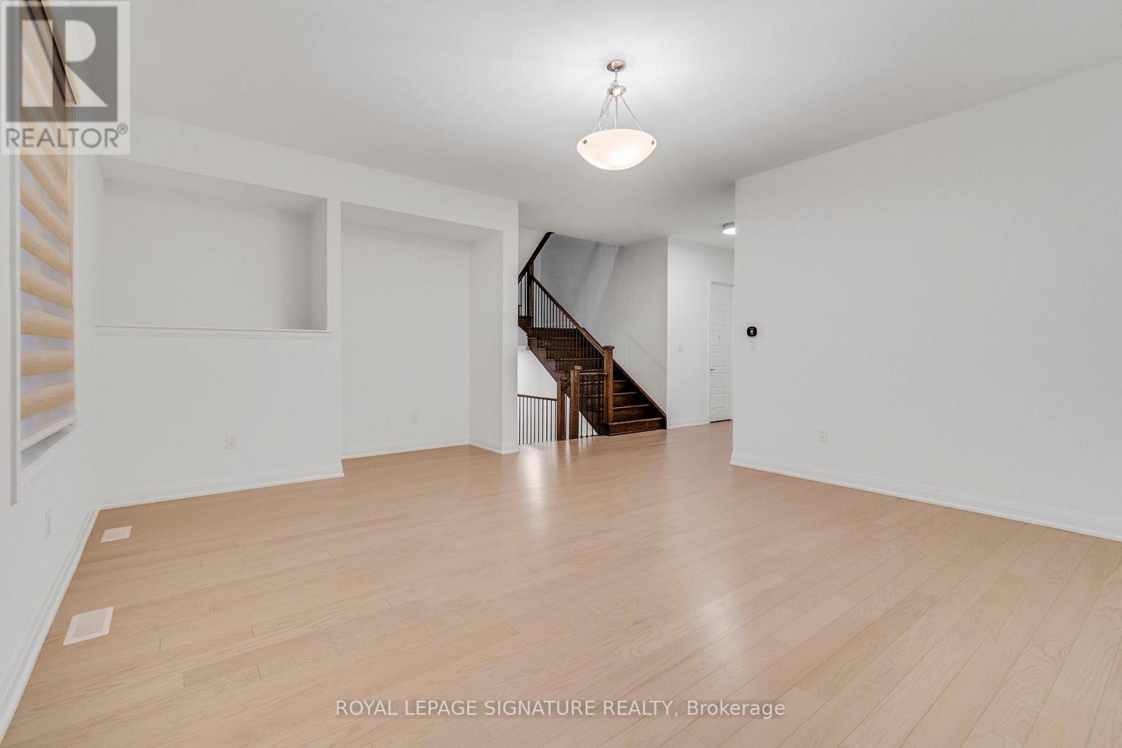 Main-Upper - 3255 Harasym Trail N, Oakville, Ontario  L6M 5N6 - Photo 10 - W12955752