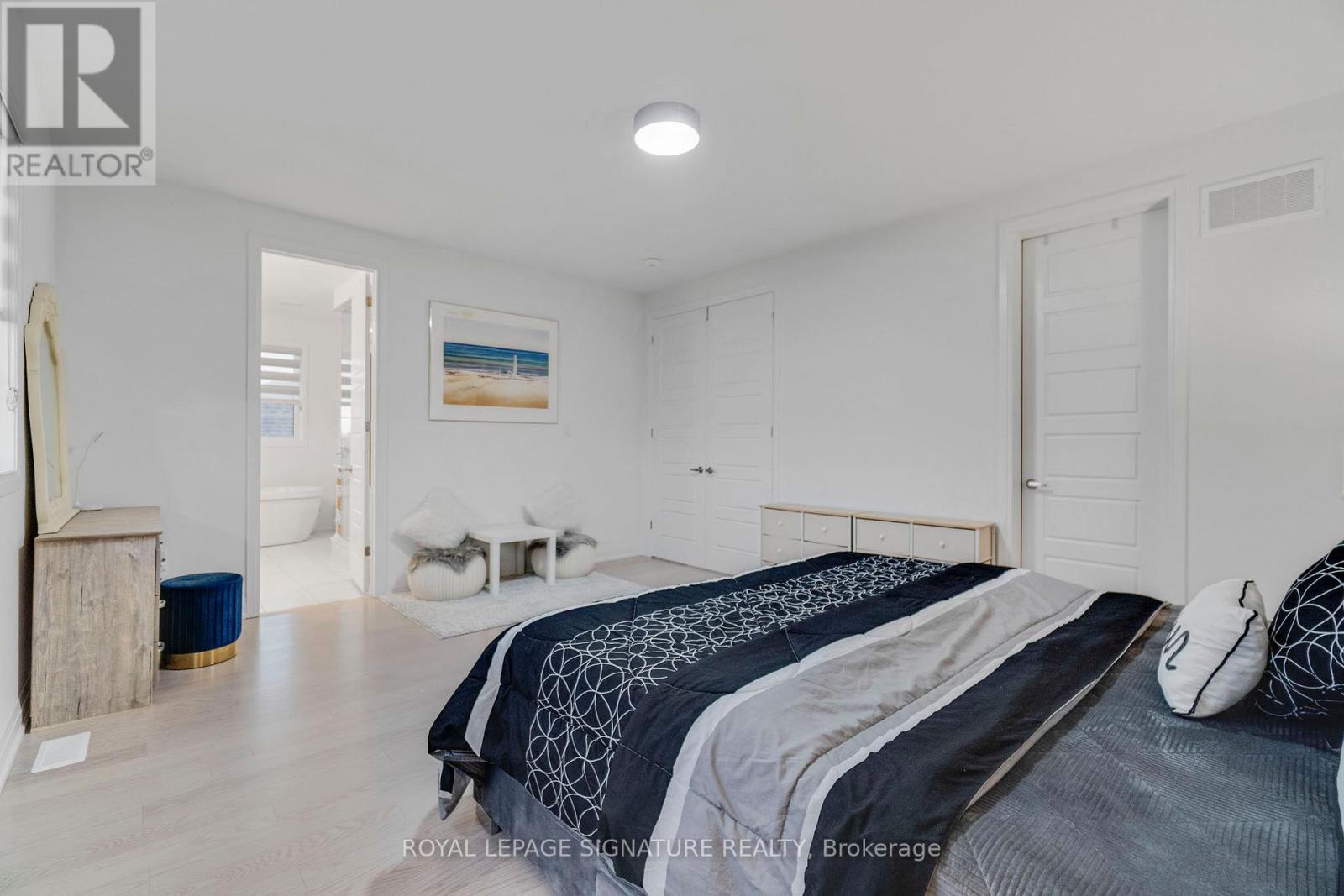 Main-Upper - 3255 Harasym Trail N, Oakville, Ontario  L6M 5N6 - Photo 32 - W12955752