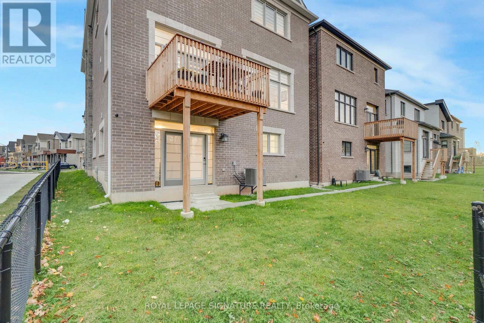 Main-Upper - 3255 Harasym Trail N, Oakville, Ontario  L6M 5N6 - Photo 47 - W12955752