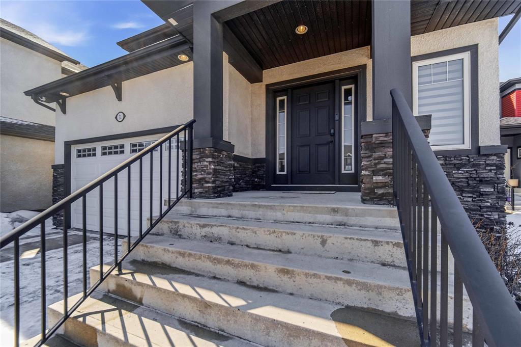 71 Bramblewood Court, Winnipeg, Manitoba  R3Y 0T1 - Photo 1 - 202606231