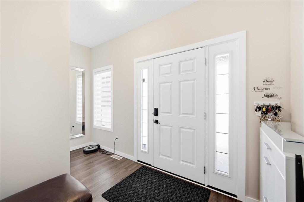 71 Bramblewood Court, Winnipeg, Manitoba  R3Y 0T1 - Photo 2 - 202606231