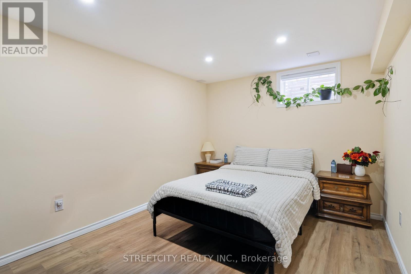 1619 Jubilee Drive, London North, Ontario  N6G 5K4 - Photo 32 - X12845046