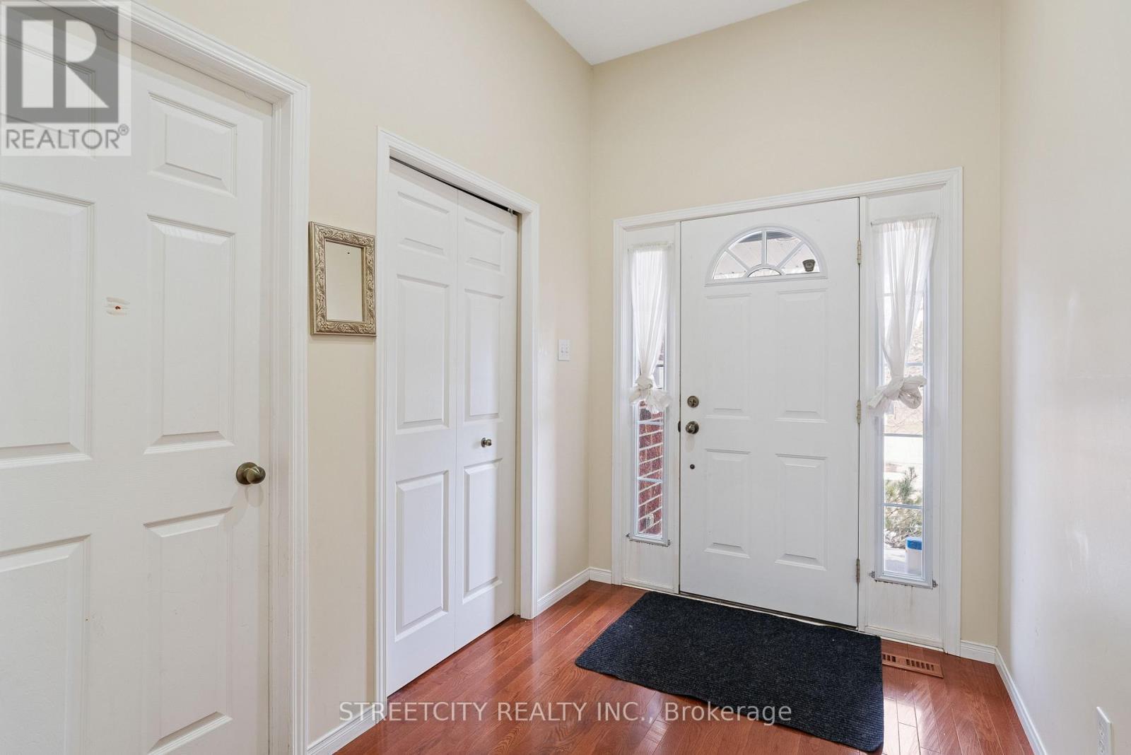 1619 Jubilee Drive, London North, Ontario  N6G 5K4 - Photo 4 - X12845046