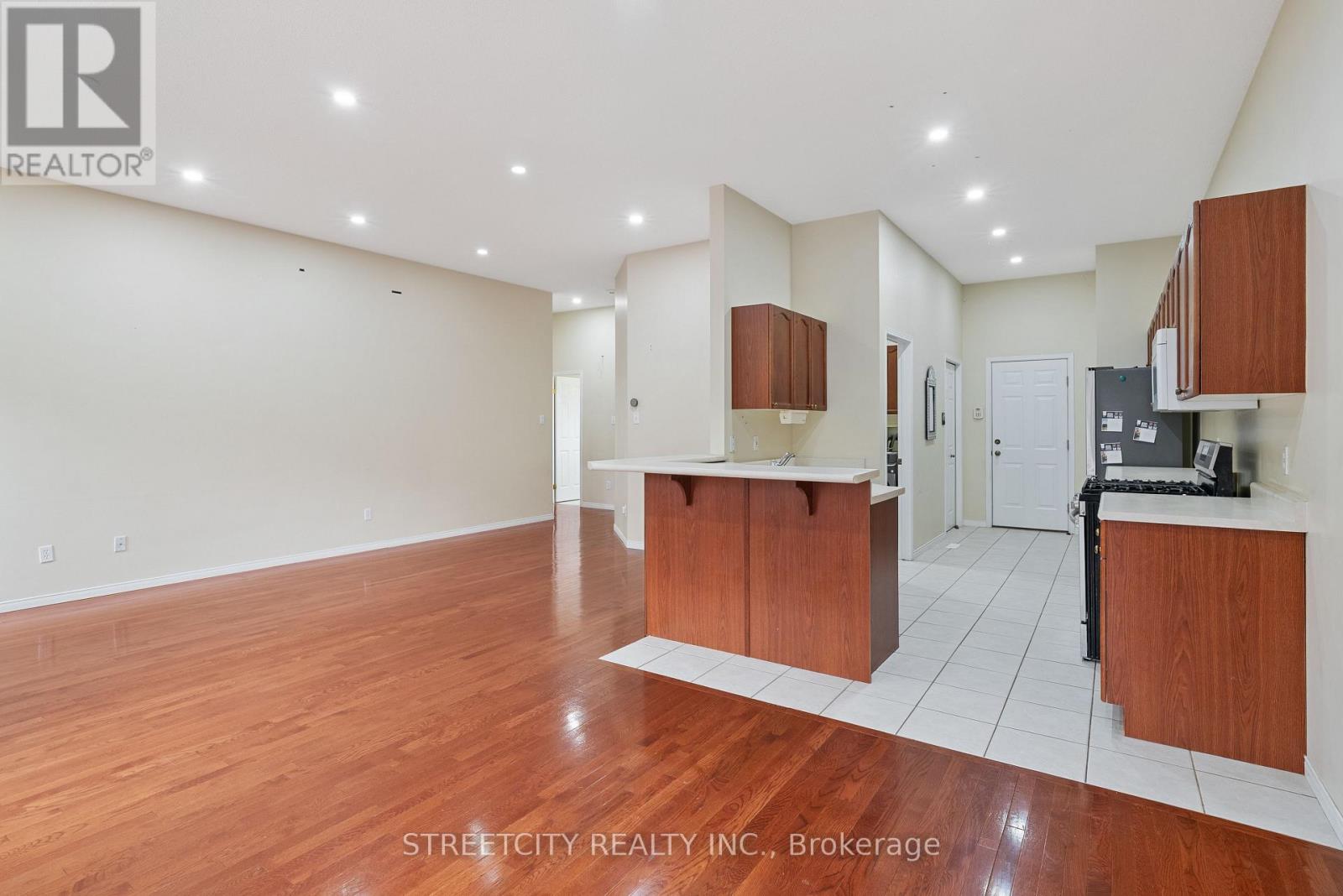 1619 Jubilee Drive, London North, Ontario  N6G 5K4 - Photo 8 - X12845046