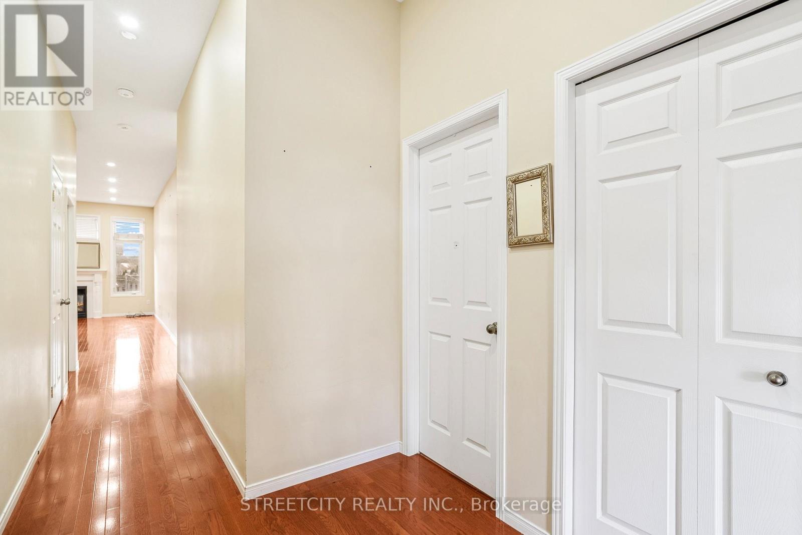 1619 Jubilee Drive, London North, Ontario  N6G 5K4 - Photo 5 - X12845046